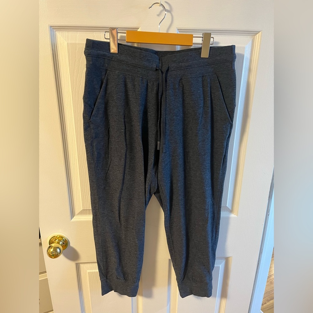 Lululemon ready to rulu jogger crop
